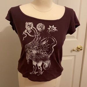 Cute maroon graphic tshirt